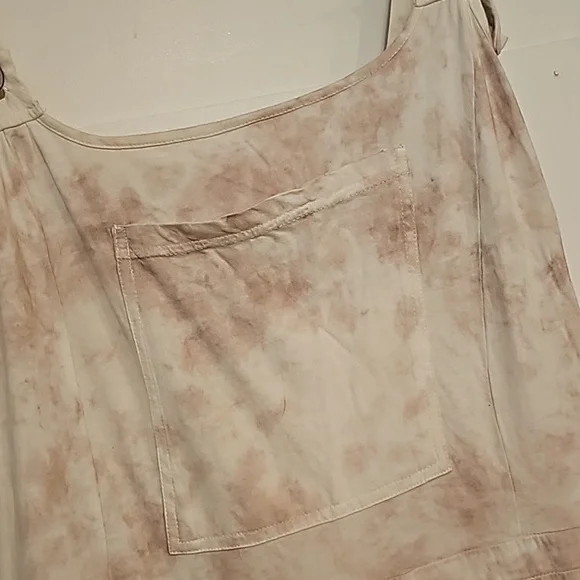 Romper/Overalls - Picture 4 of 8